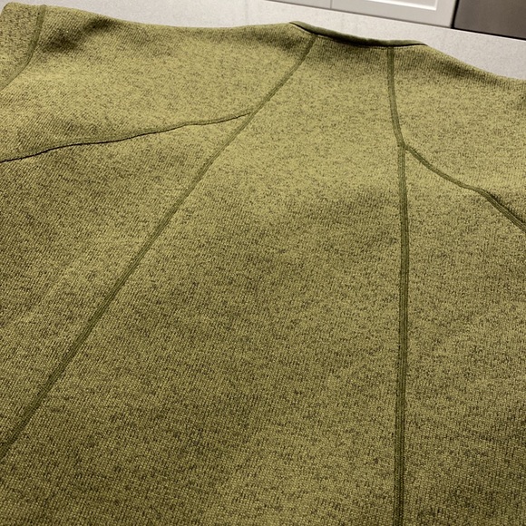 Arc’teryx Women’s Army Green fleece sweater - Picture 10 of 12